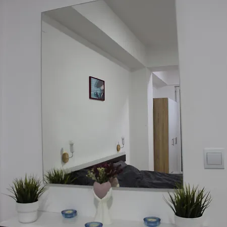 Apartman 1 Bedroom Near Center Freeparking Szkopje