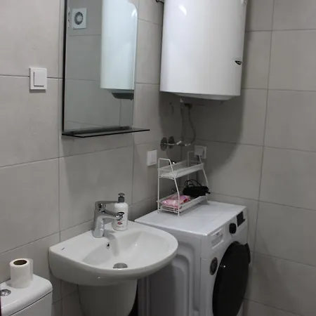 Apartman 1 Bedroom Near Center Freeparking Szkopje