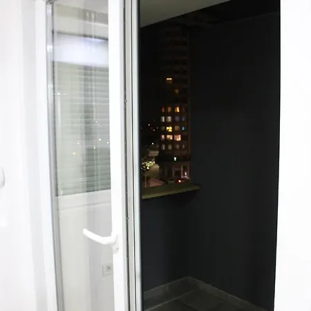 1 Bedroom Near Center Freeparking Apartman