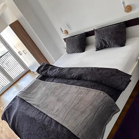 Apartman 1 Bedroom Near Center Freeparking