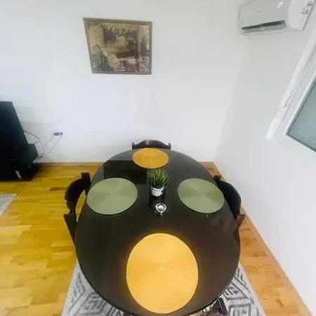 1 Bedroom Near Center Freeparking * Szkopje