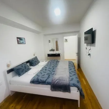 Apartman 1 Bedroom Near Center Freeparking
